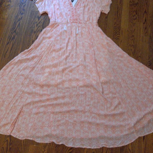 torrid Dresses & Skirts - NWT Coral Maxi dress